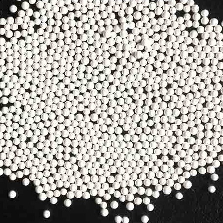 Hạt gốm công nghiệp 2.0 - 2.5 Mm, thông lượng mài cao 65 Zirconia