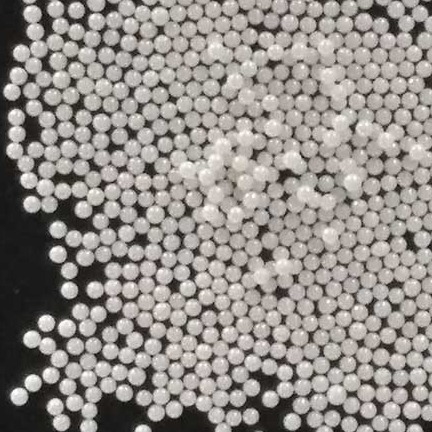 0,1 - 50mm Vật liệu mài Zirconia 3,7g / cm3 Mật độ khối lớn đối với khoáng sản phi kim loại